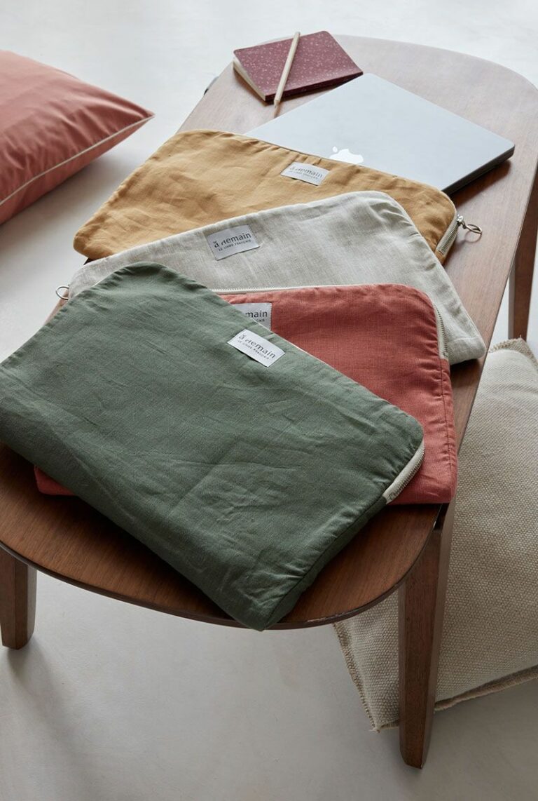Pochette ordinateur 15/16 pouces en lin — A Demain, lin tissé dans les Vosges