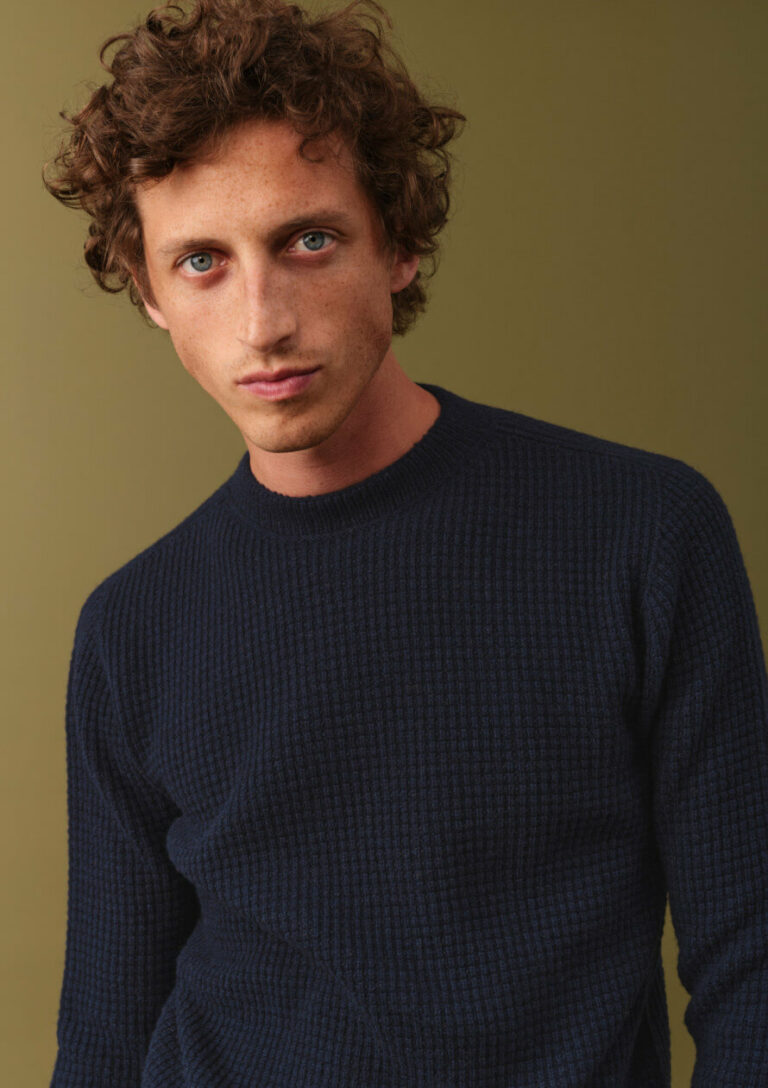 Pull ORIGINE marine — Montlimart, tricoté dans le centre de la France